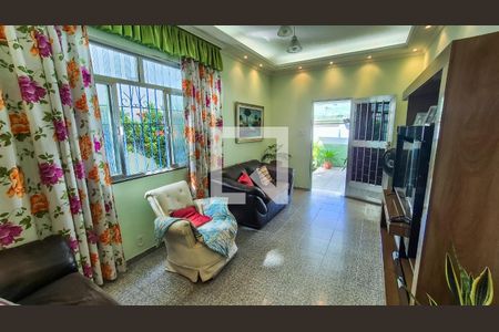 Sala de casa à venda com 3 quartos, 315m² em Parada de Lucas, Rio de Janeiro