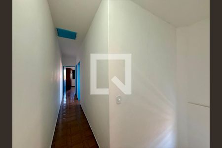 Corredor Quartos  de casa para alugar com 3 quartos, 250m² em Jardim Iracema, São Paulo