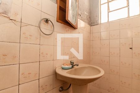 Banheiro de casa para alugar com 1 quarto, 60m² em Vila Leonor, São Paulo