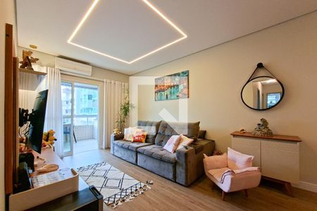 Sala de apartamento para alugar com 3 quartos, 135m² em Guilhermina, Praia Grande