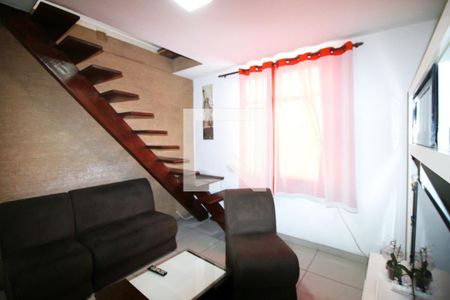 Sala de apartamento à venda com 3 quartos, 90m² em Olaria, Rio de Janeiro