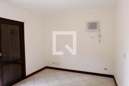 Quarto 1 de casa para alugar com 4 quartos, 140m² em Jardim Trussardi, São Paulo