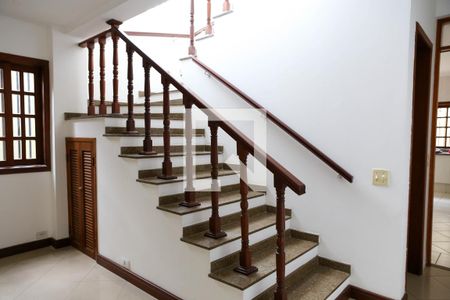 Sala de casa para alugar com 4 quartos, 140m² em Jardim Trussardi, São Paulo