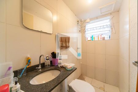 Banheiro de apartamento à venda com 2 quartos, 44m² em Parque Sao Vicente, Santo André