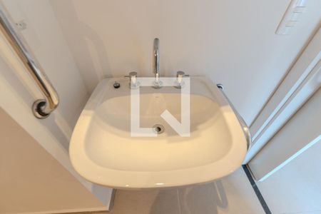 Banheiro de kitnet/studio à venda com 1 quarto, 19m² em Bela Vista, São Paulo