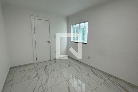 Quarto de apartamento para alugar com 3 quartos, 100m² em Vila Sarapui, Duque de Caxias