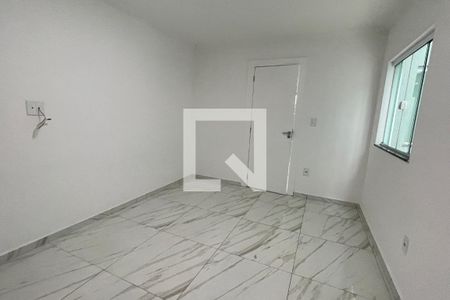 Quarto de apartamento para alugar com 3 quartos, 100m² em Vila Sarapui, Duque de Caxias