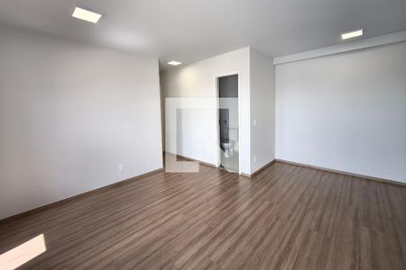 Sala de apartamento para alugar com 2 quartos, 66m² em Parque Industrial, Campinas