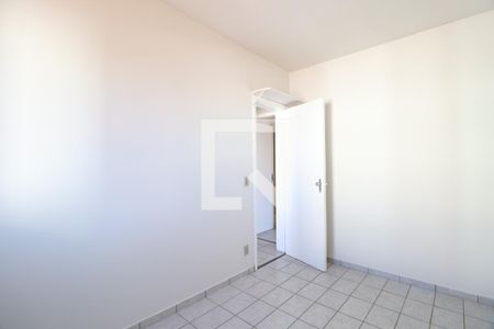 Quarto 2 de apartamento para alugar com 3 quartos, 70m² em Lagoinha, Uberlândia