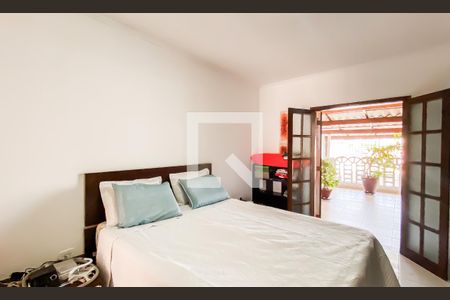 Casa à venda com 4 quartos, 196m² em Vila Nhocuné, São Paulo