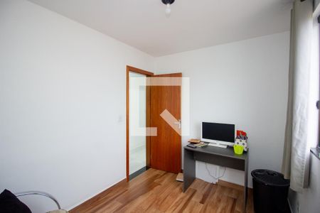 Quarto 2 de apartamento para alugar com 2 quartos, 56m² em Parque Maracana, Contagem