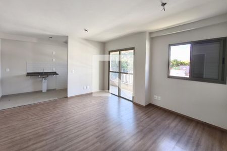 Sala de apartamento à venda com 2 quartos, 65m² em Parque Industrial, Campinas