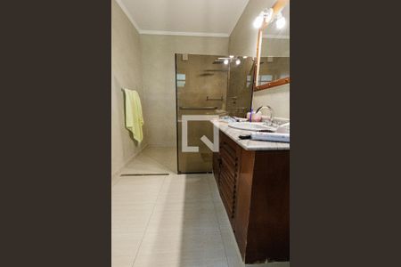 Banheiro da Suíte 1 de casa de condomínio para alugar com 4 quartos, 3818m² em Helvetia Country, Indaiatuba