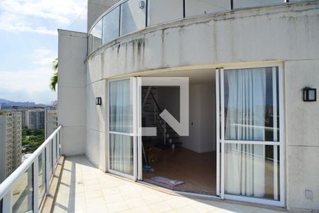 Varanda de apartamento para alugar com 3 quartos, 225m² em Barra da Tijuca, Rio de Janeiro