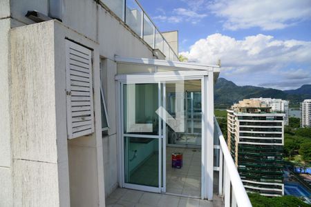 Varanda de apartamento para alugar com 3 quartos, 225m² em Barra da Tijuca, Rio de Janeiro