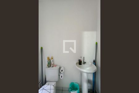 Banheiro da Suíte de apartamento para alugar com 1 quarto, 27m² em Parque Industrial Tomas Edson, São Paulo