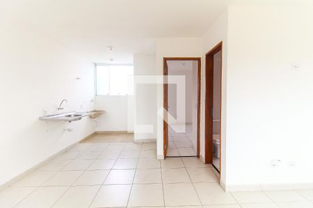Sala/Cozinha de apartamento para alugar com 1 quarto, 37m² em Vila Corberi, São Paulo