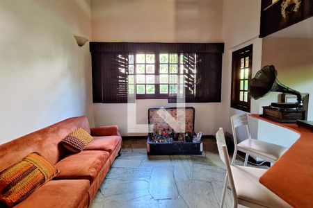 Sala 2 de casa para alugar com 4 quartos, 241m² em Matapaca, Niterói