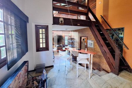 Sala 2 de casa para alugar com 4 quartos, 241m² em Matapaca, Niterói