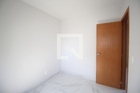 Quarto 1 de apartamento para alugar com 2 quartos, 57m² em Humaitá, Porto Alegre