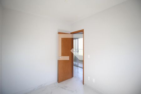 Quarto 1 de apartamento para alugar com 2 quartos, 57m² em Humaitá, Porto Alegre