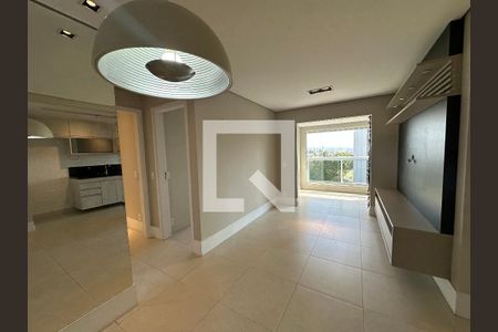 Sala de apartamento para alugar com 2 quartos, 67m² em Empresarial 18 do Forte, Barueri