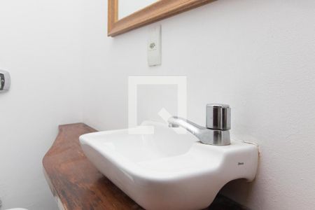 Lavabo de casa à venda com 3 quartos, 140m² em Ipanema, Porto Alegre