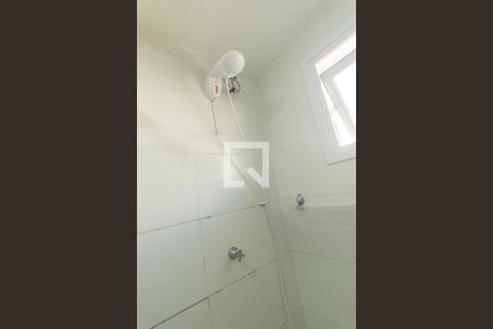 Banheiro Social de kitnet/studio para alugar com 1 quarto, 29m² em Cristo Rei, Curitiba