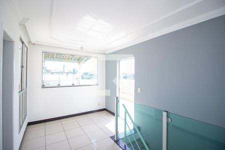 Sala de apartamento para alugar com 2 quartos, 120m² em Cabral, Contagem