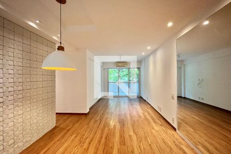 Sala  de apartamento para alugar com 3 quartos, 115m² em Leblon, Rio de Janeiro