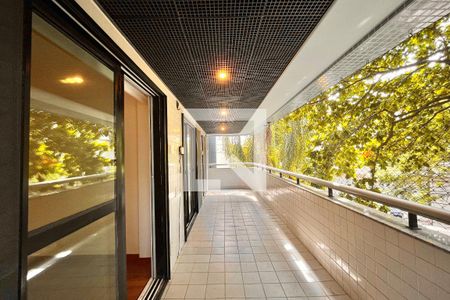 Varanda  de apartamento para alugar com 3 quartos, 115m² em Leblon, Rio de Janeiro