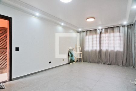 Casa para alugar com 3 quartos, 300m² em Jardim Regina, São Paulo