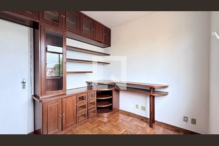 Apartamento à venda com 3 quartos, 95m² em Estoril, Belo Horizonte