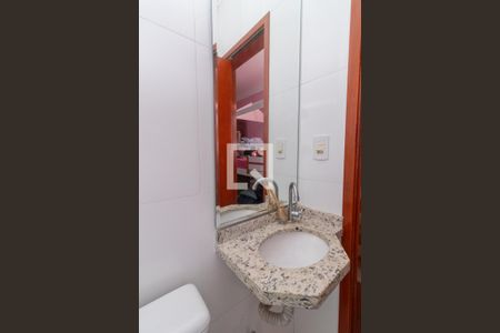 Banheiro da Suíte 1 de casa de condomínio à venda com 2 quartos, 83m² em Vila Araguaia, São Paulo