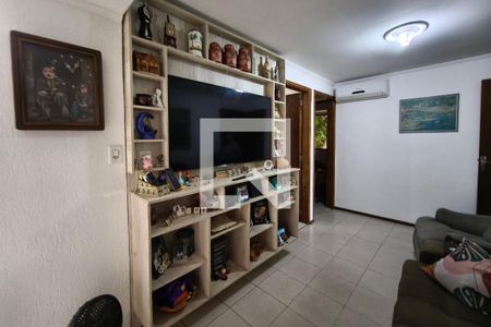 Sala de TV de casa à venda com 3 quartos, 213m² em Jardim Roseira, Campinas
