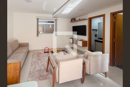 Sala de casa à venda com 3 quartos, 94m² em Vitoria, Belo Horizonte