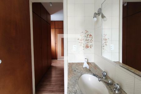 Banheiro Suíte de apartamento para alugar com 3 quartos, 130m² em Cambuí, Campinas