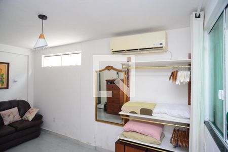 Quarto de casa à venda com 1 quarto, 60m² em Itanhangá, Rio de Janeiro
