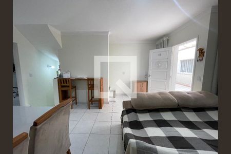 Sala de casa de condomínio à venda com 3 quartos, 170m² em Jardim Cláudia, São Paulo