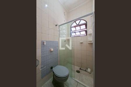 Banheiro da Suíte de casa para alugar com 1 quarto, 65m² em Real, Praia Grande