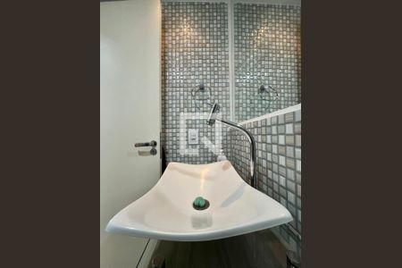 Banheiro de apartamento à venda com 2 quartos, 104m² em Jardim Nova Europa, Campinas