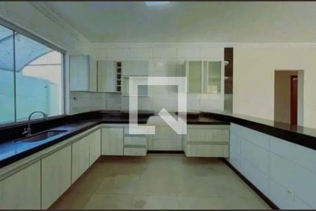 Casa para alugar com 4 quartos, 140m² em Concórdia, Belo Horizonte