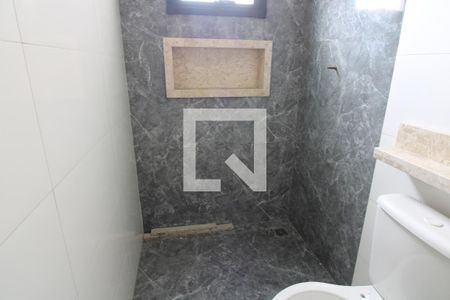 Banheiro quarto 1 de casa à venda com 3 quartos, 100m² em Parque Paineiras, São Paulo