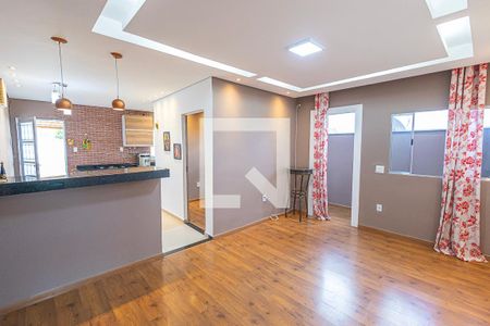 sala de casa para alugar com 2 quartos, 45m² em Tupi, Belo Horizonte