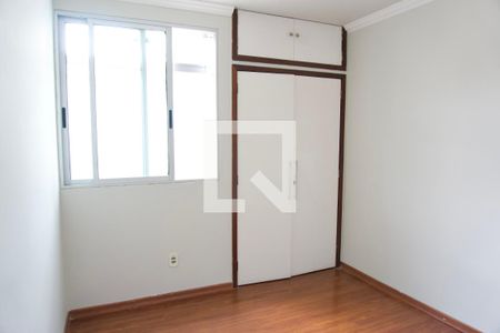 Quarto 2 de apartamento para alugar com 2 quartos, 60m² em Santo Antônio, Belo Horizonte