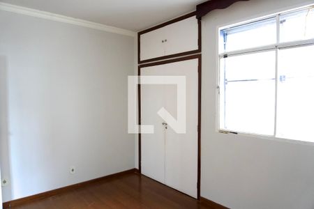 Quarto 1 de apartamento para alugar com 2 quartos, 60m² em Santo Antônio, Belo Horizonte