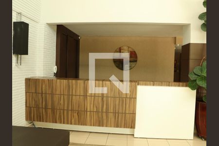 Hall de entrada de apartamento para alugar com 1 quarto, 62m² em Jardim Goiás, Goiânia