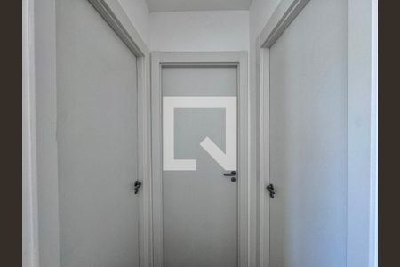 Corredor de apartamento para alugar com 2 quartos, 48m² em Recreio dos Bandeirantes, Rio de Janeiro