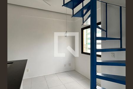 Sala/Cozinha de apartamento à venda com 1 quarto, 30m² em Mirandópolis, São Paulo