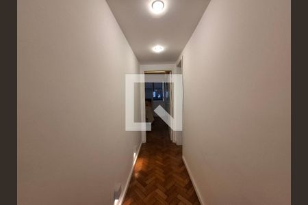 Corredor  de apartamento à venda com 2 quartos, 130m² em Laranjeiras, Rio de Janeiro